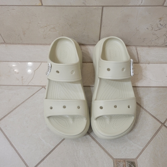 Crocs Classic Crush Bone Beige unisex men's 8 women's 10. - Picture 3 of 11
